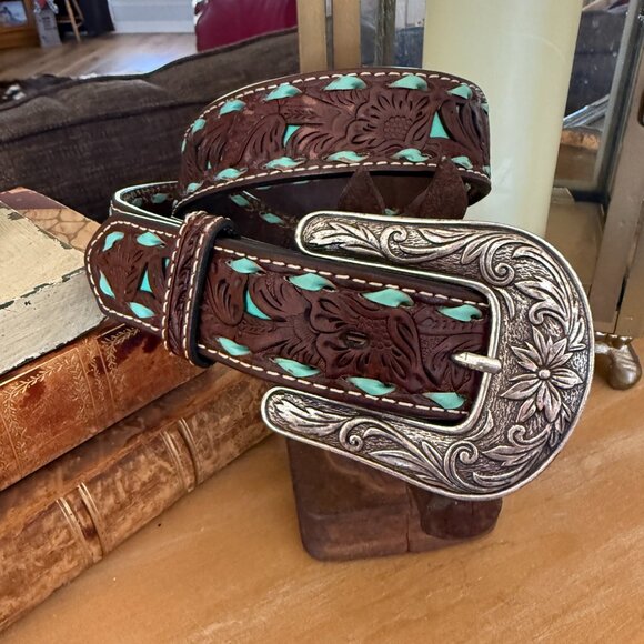 Woman's Western Belt with tooled Leather and Turquoise inlay Size 30 - Picture 5 of 17